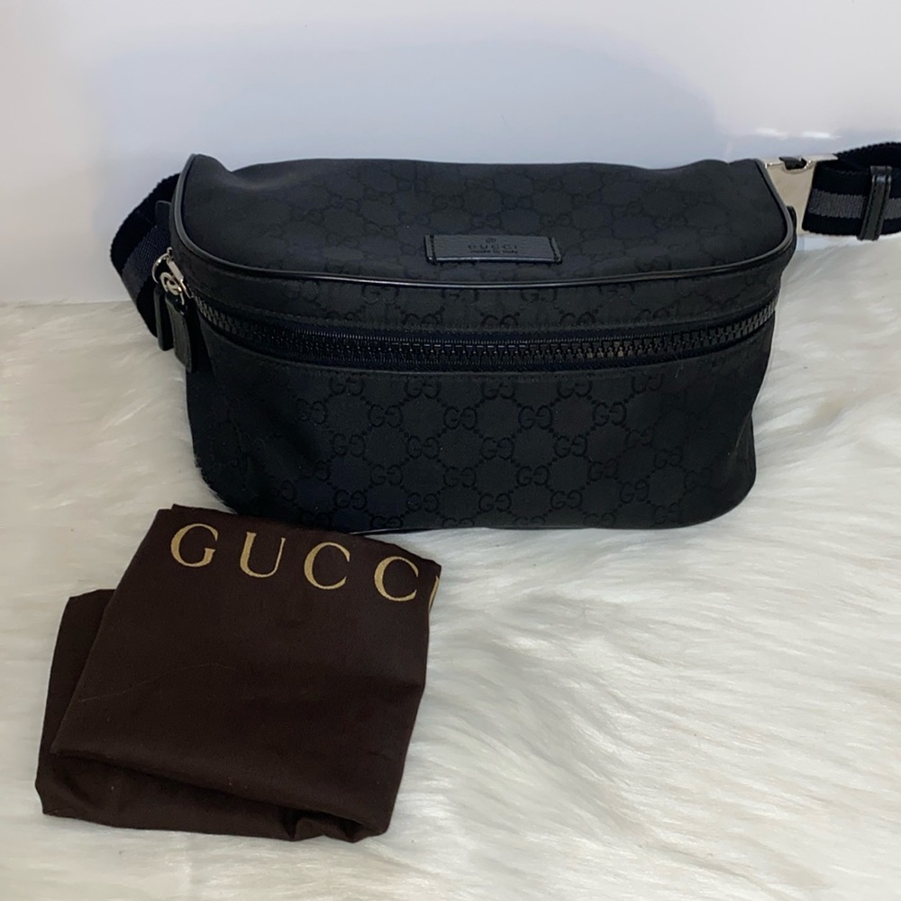 Gucci Waist Bag Fanny Pack Black Medium Size